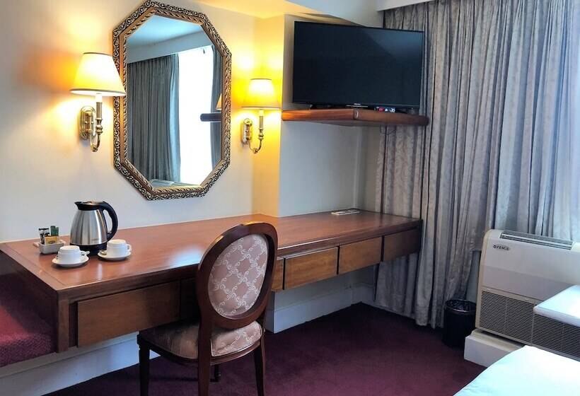 Номер Deluxe, Manila Prince