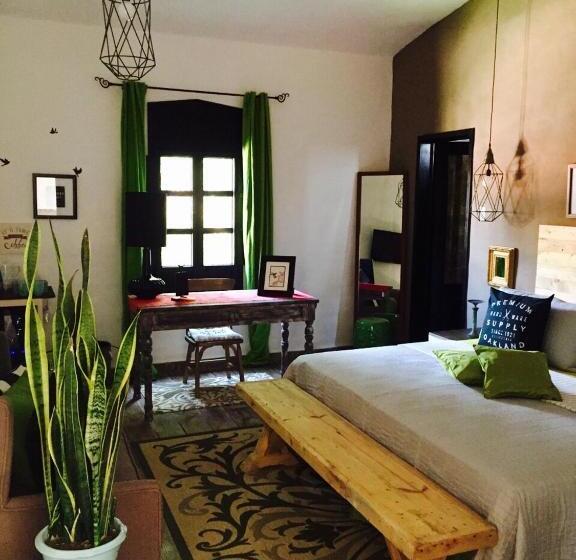 デラックスルーム, Real De Piedra