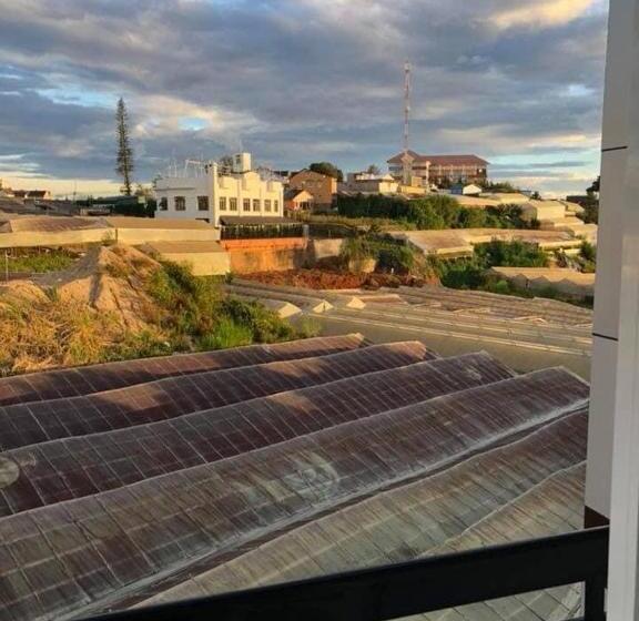 Balkonlu 4 kişilik Standart Oda, Spring