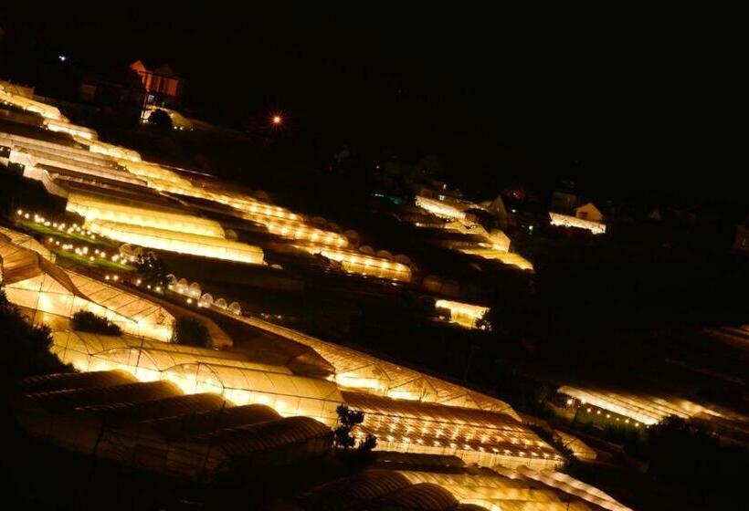 Balkonlu 4 kişilik Standart Oda, Spring