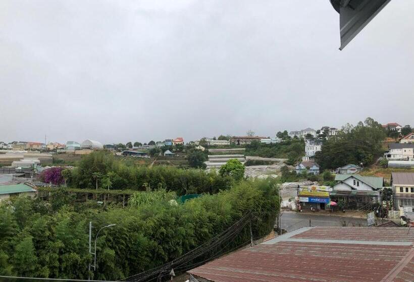 Superior Oda, Spring