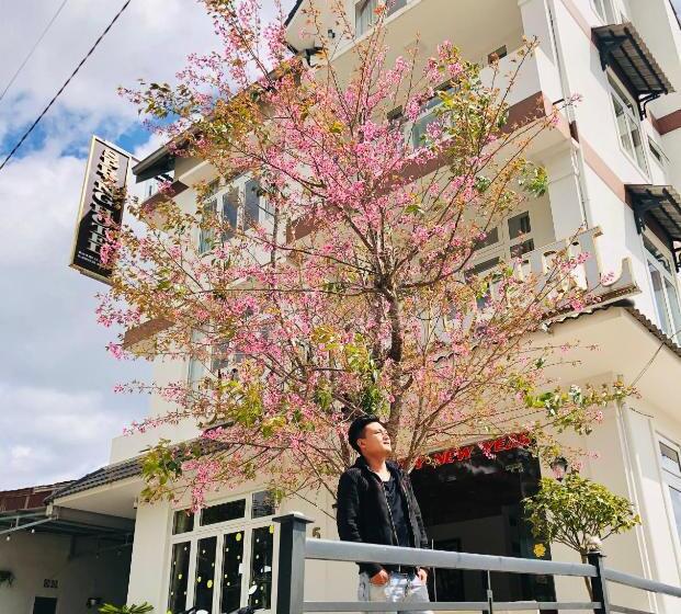 Superior Oda, Spring