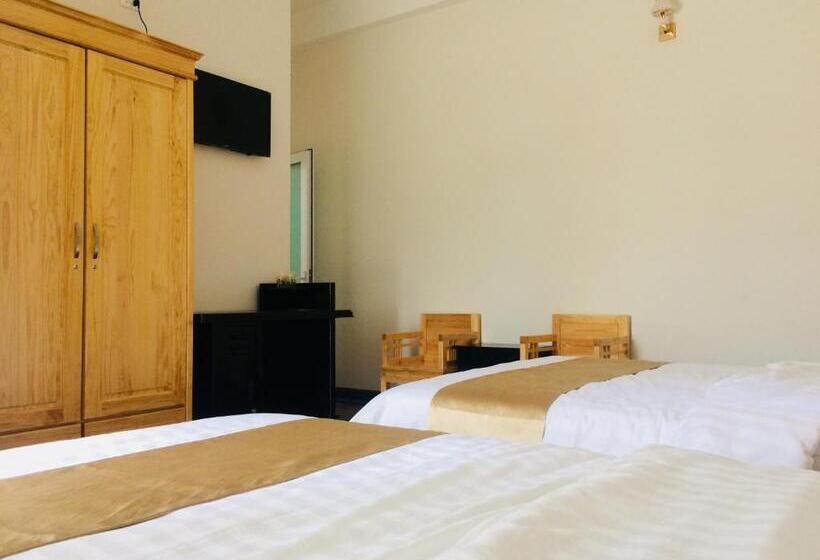 Balkonlu 4 kişilik Standart Oda, Spring