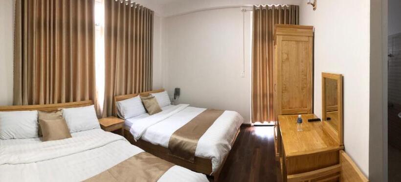 Balkonlu 4 kişilik Standart Oda, Spring