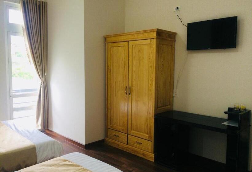 Balkonlu 4 kişilik Standart Oda, Spring