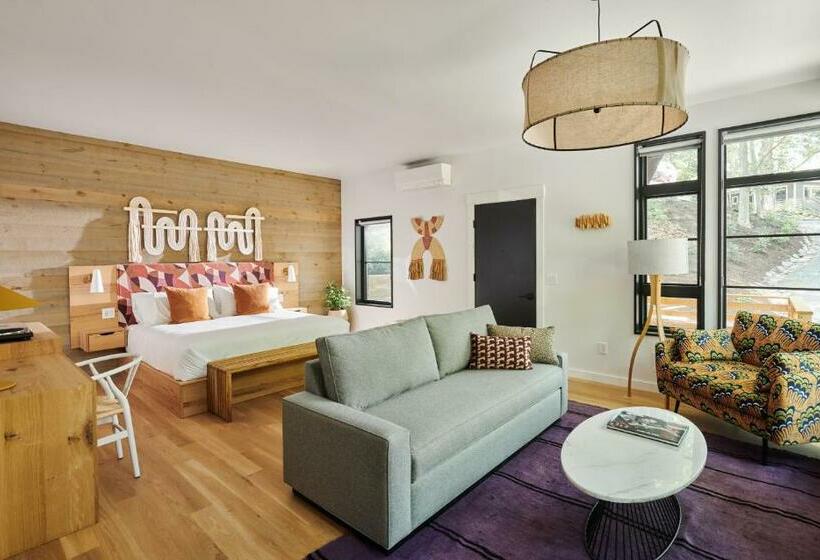 Люкс с Балконом, Woodstock Way