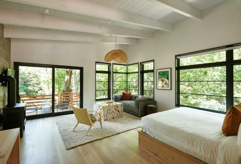 Люкс с Балконом, Woodstock Way