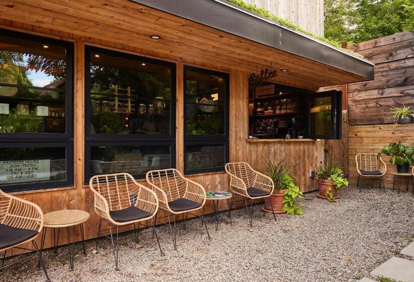 Номер Стандарт с Балконом, Woodstock Way