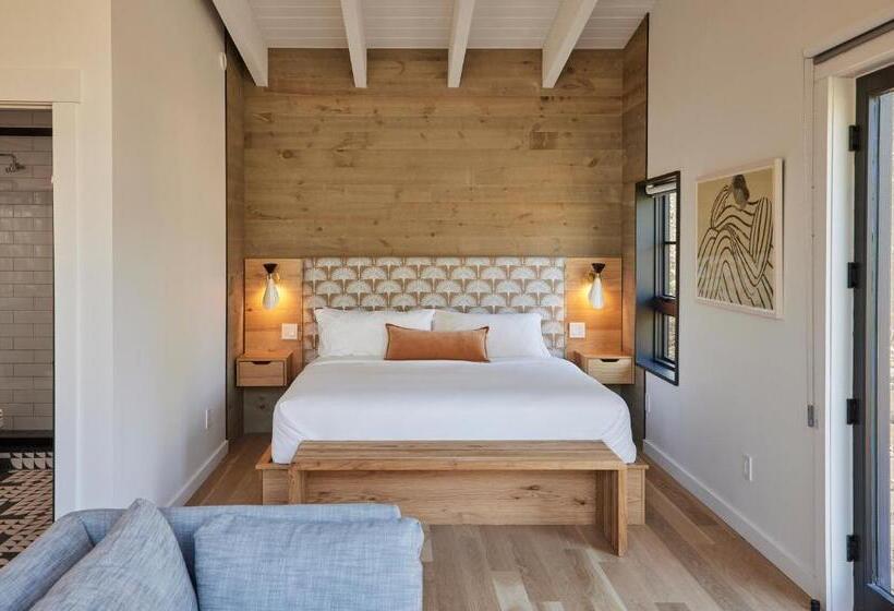 Люкс с Балконом, Woodstock Way