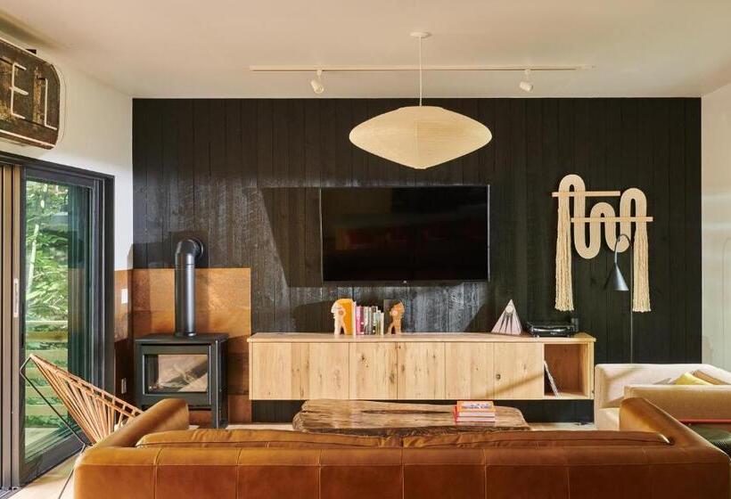 Четырехместный Номер Deluxe, Woodstock Way