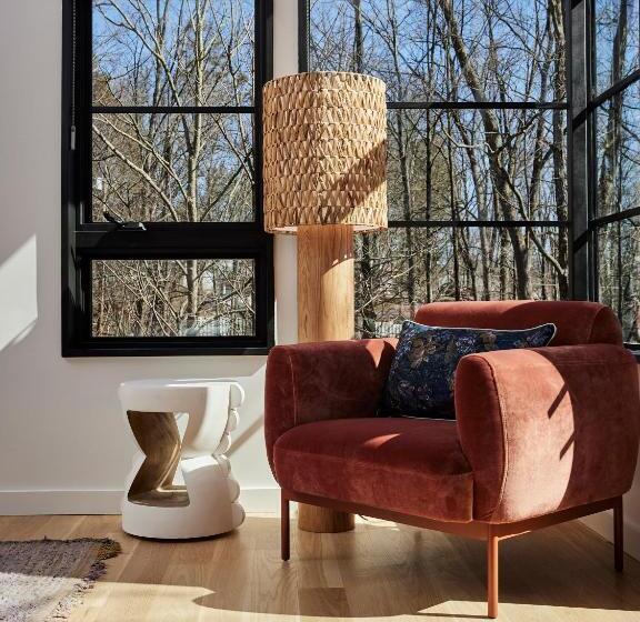 Люкс с Балконом, Woodstock Way