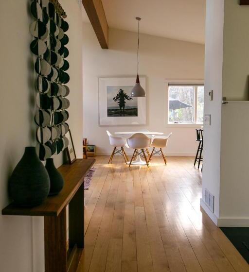 Бунгало Deluxe, Woodstock Way