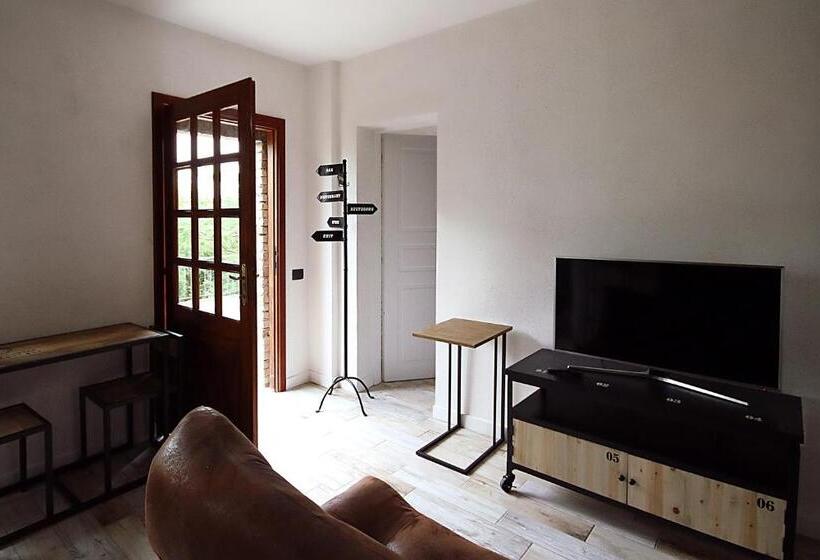 جناح جونيور مزوَّد بتراس, La Maesta