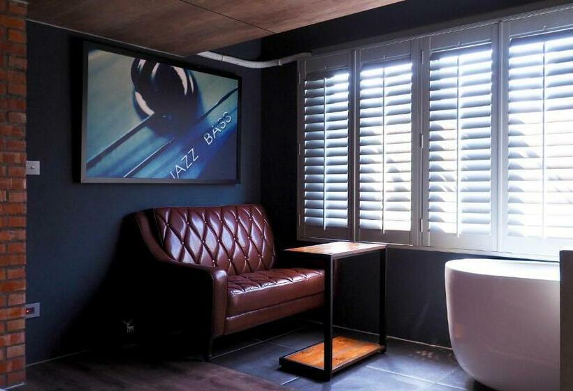 Quarto Estandar com Hidromassagem, Pinhouse