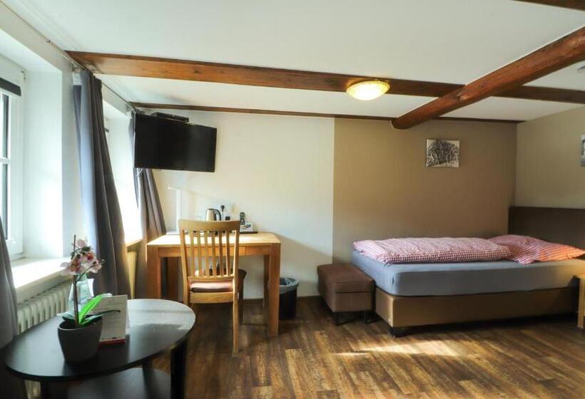 חדר סטנדרט יחיד, Am Dalwigker Tor