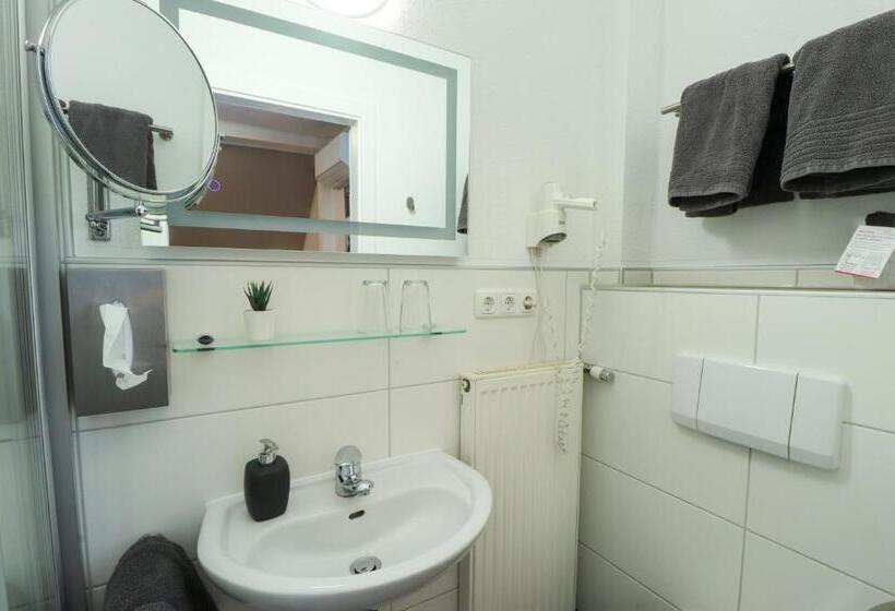 חדר סופריור יחיד, Am Dalwigker Tor