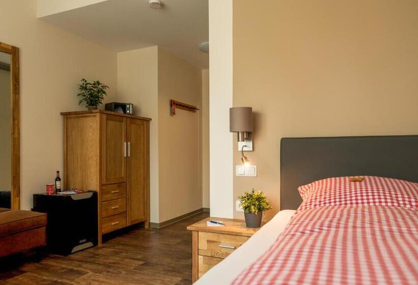 חדר סופריור יחיד, Am Dalwigker Tor