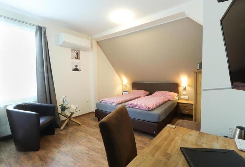 חדר סופריור, Am Dalwigker Tor