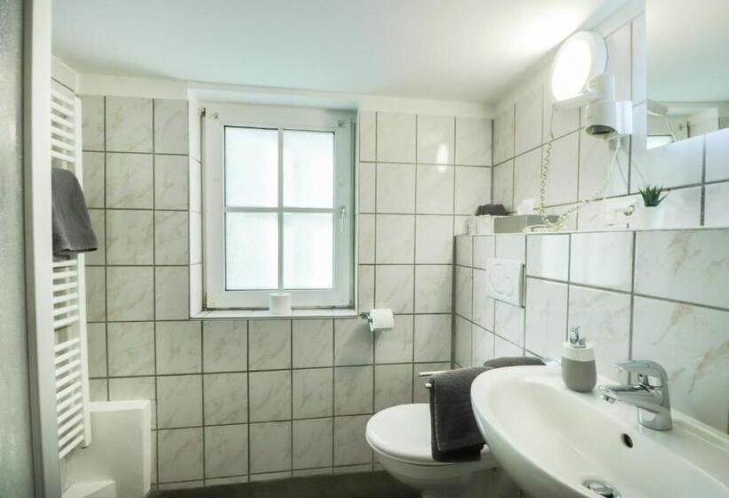 חדר סופריור, Am Dalwigker Tor