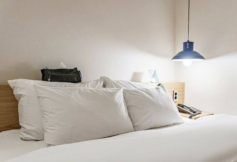 חדר סטנדרט, Yaja Westgate