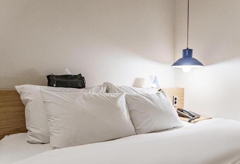 חדר סטנדרט, Yaja Westgate