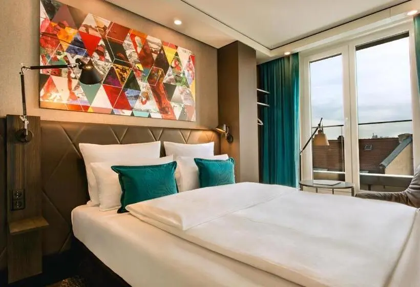キングサイズベッドのスタンダードルーム, Motel One Frankfurt Römer