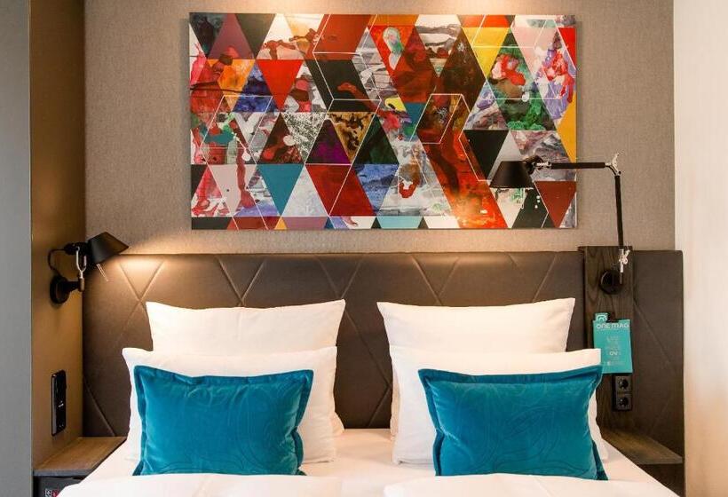 اتاق استاندارد با تخت بزرگ, Motel One Frankfurt Römer