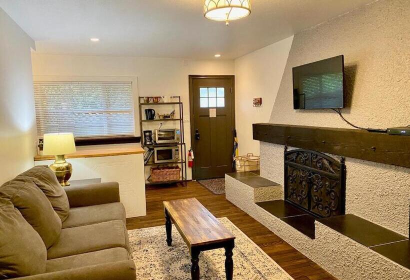 带按摩浴盆的套房, Bramblebank Cottages