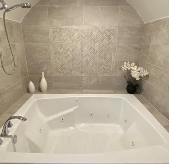 带按摩浴盆的套房, Bramblebank Cottages