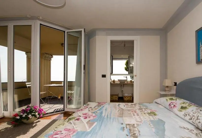 سوییت جونیور با بالکن, Olivenere Agriturismo