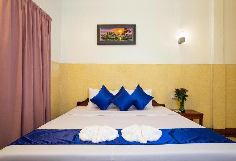 اتاق استاندارد با بالکن, Botoum Hostel