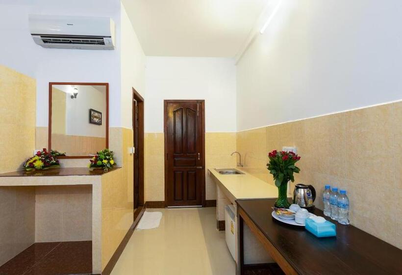 اتاق خانوادگی, Botoum Hostel