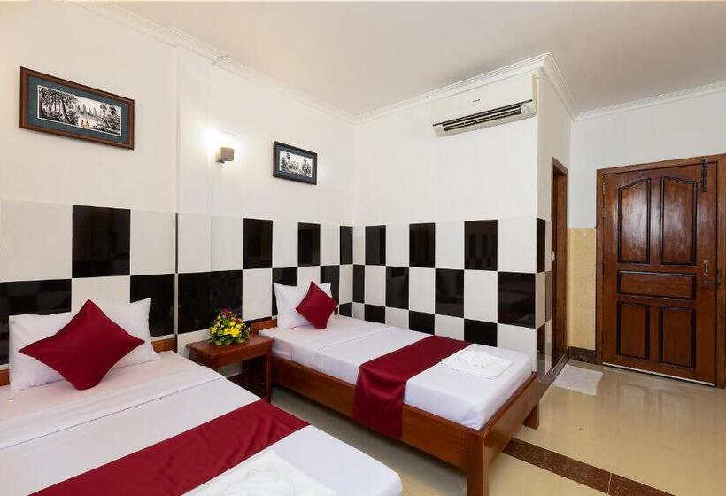 اتاق استاندارد با بالکن, Botoum Hostel
