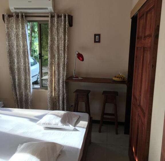 스위트 킹사이즈 침대, Casa Taupe