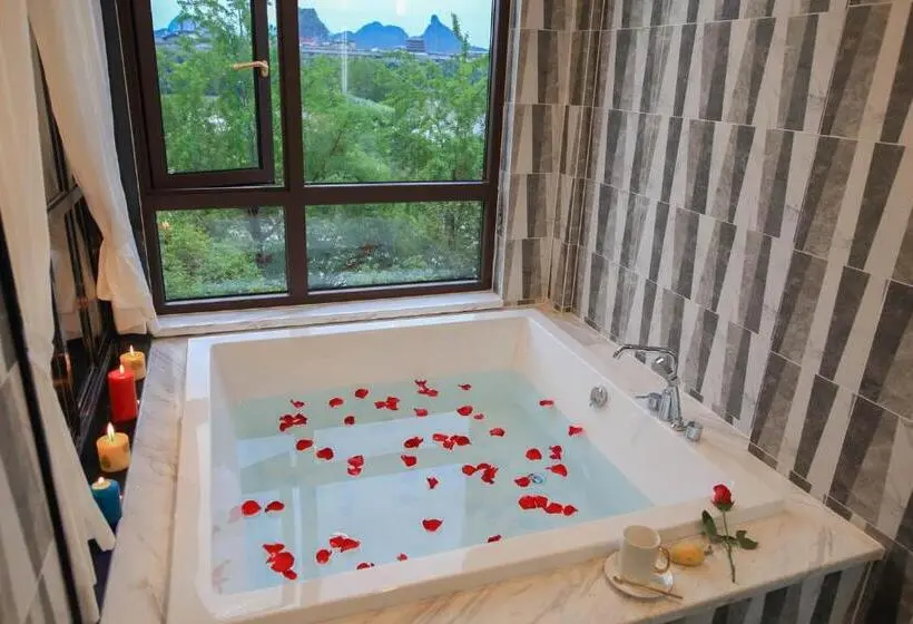 اتاق سوپریور با چشم‌انداز رودخانه, Li River Resort Villa