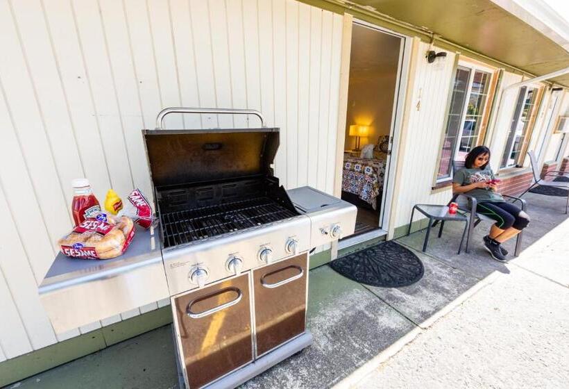 إستوديو ديلوكس, Arbor Inn Motel Oakridge