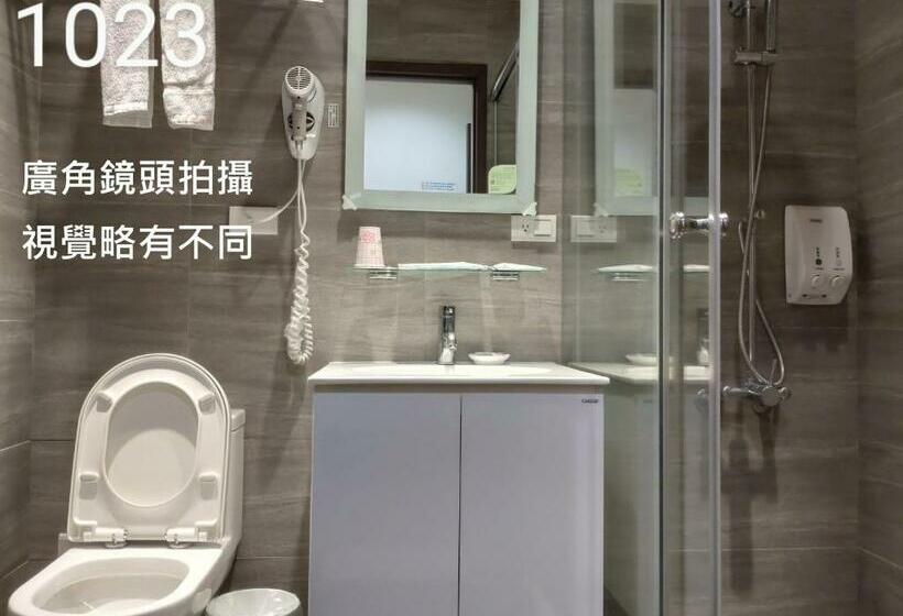 اتاق استاندارد با چشم‌انداز شهر, Honest&warm