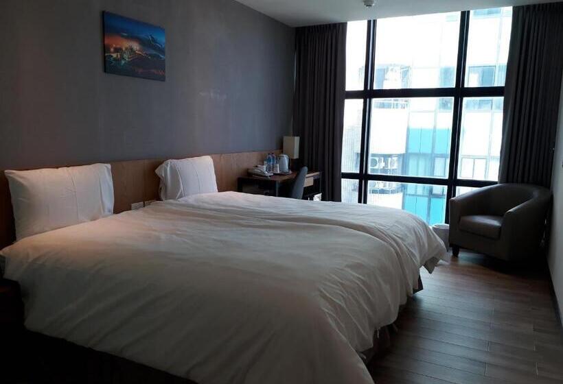 اتاق استاندارد با چشم‌انداز شهر, Honest&warm