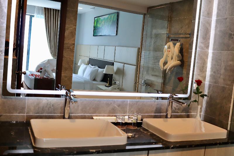 سوییت با چشم‌انداز دریا, Imperial Nha Trang