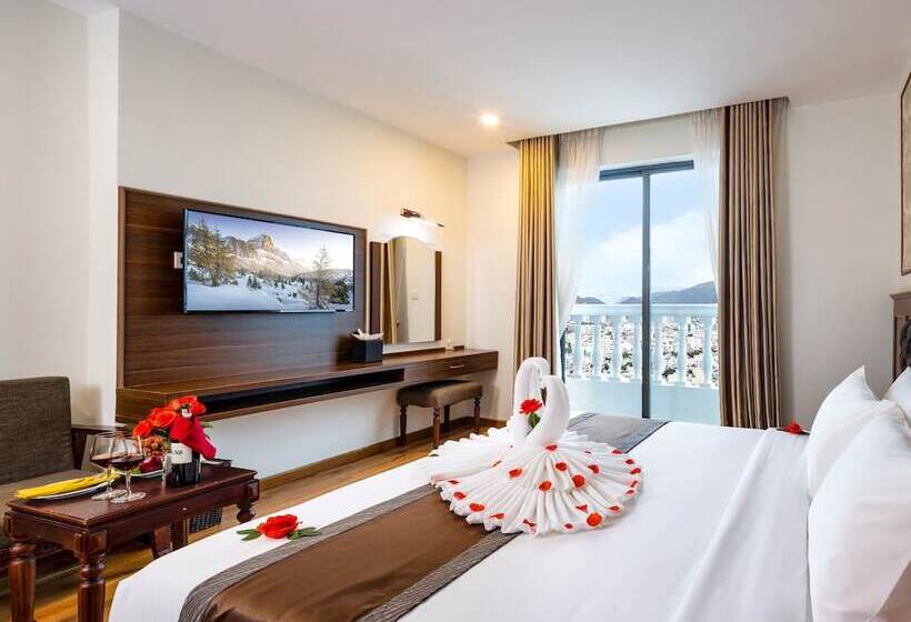 اتاق لوکس با چشم‌انداز شهر, Imperial Nha Trang
