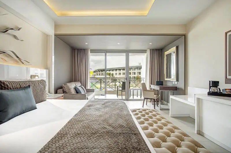 Premium room with view, The Shanghai Edition