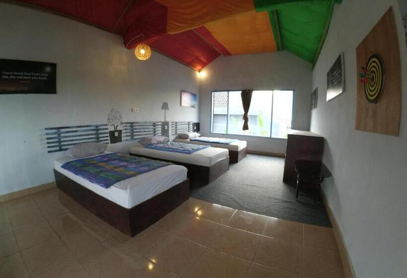 חדר סטנדרט לשלושה, Local Hostel Amed