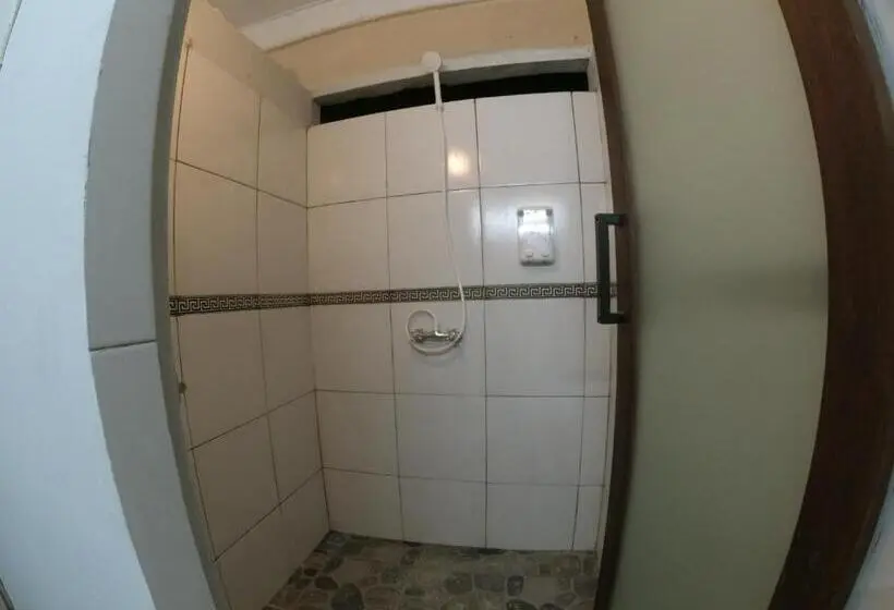 スタンダードトリプルルーム, Local Hostel Amed
