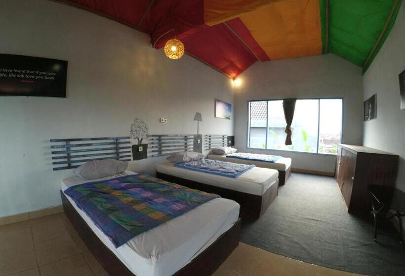 스탠다드 트리플 룸, Local Hostel Amed