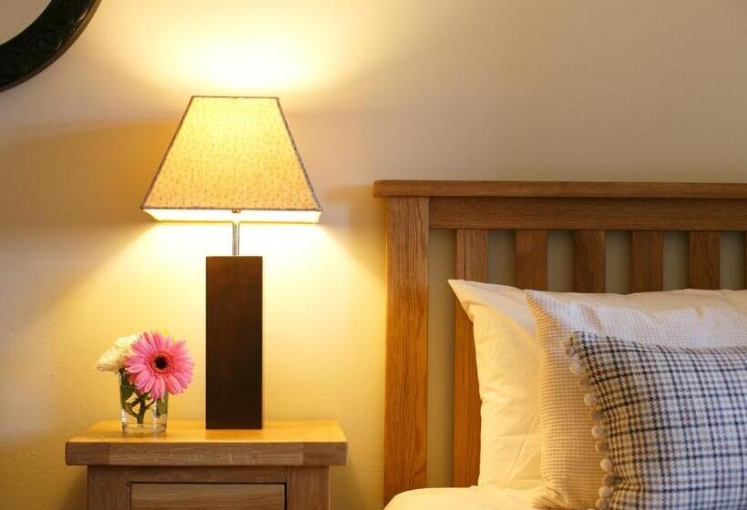 غرفة ديلوكس مطلّة علي البحر, Margaret's Cottage B&b