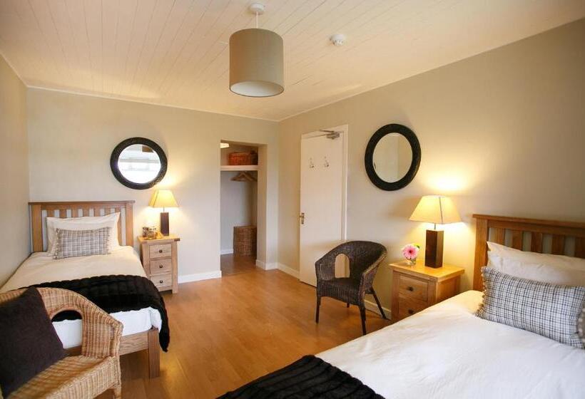 غرفة ديلوكس مطلّة علي البحر, Margaret's Cottage B&b