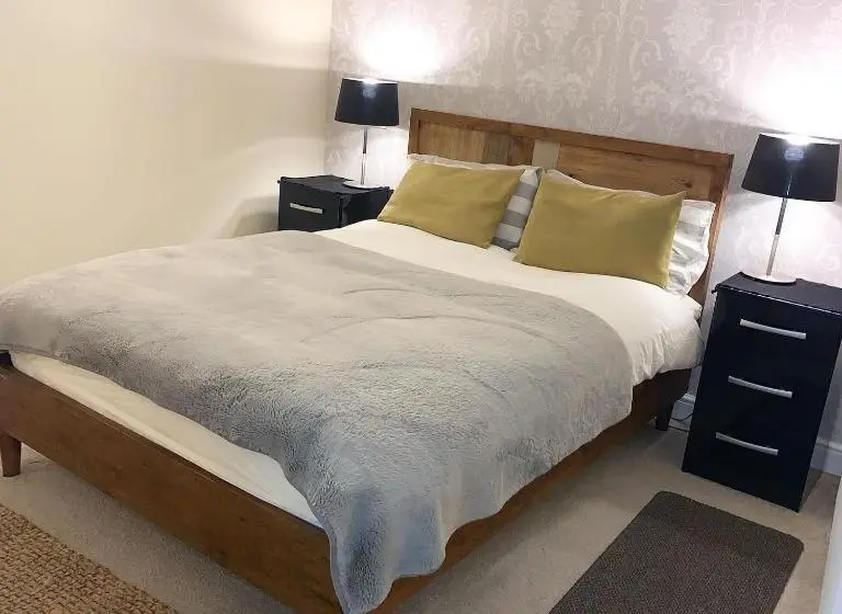 デラックスジュニアスイート, The Traveller's B&b