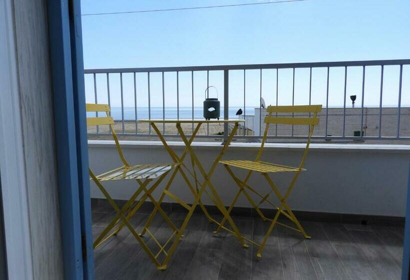 חדר לארבעה סטנדרטי עם מרפסת, La Dimora Sipontina