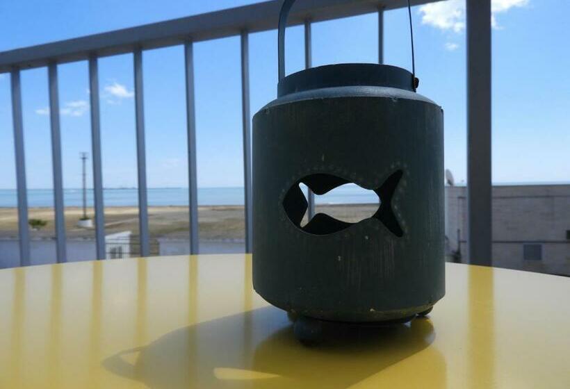 חדר לארבעה סטנדרטי עם מרפסת, La Dimora Sipontina