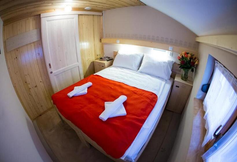 اتاق پایه با سرویس بهداشتی مشترک, Gluten Free Bed & Breakfast Dežela Okusov